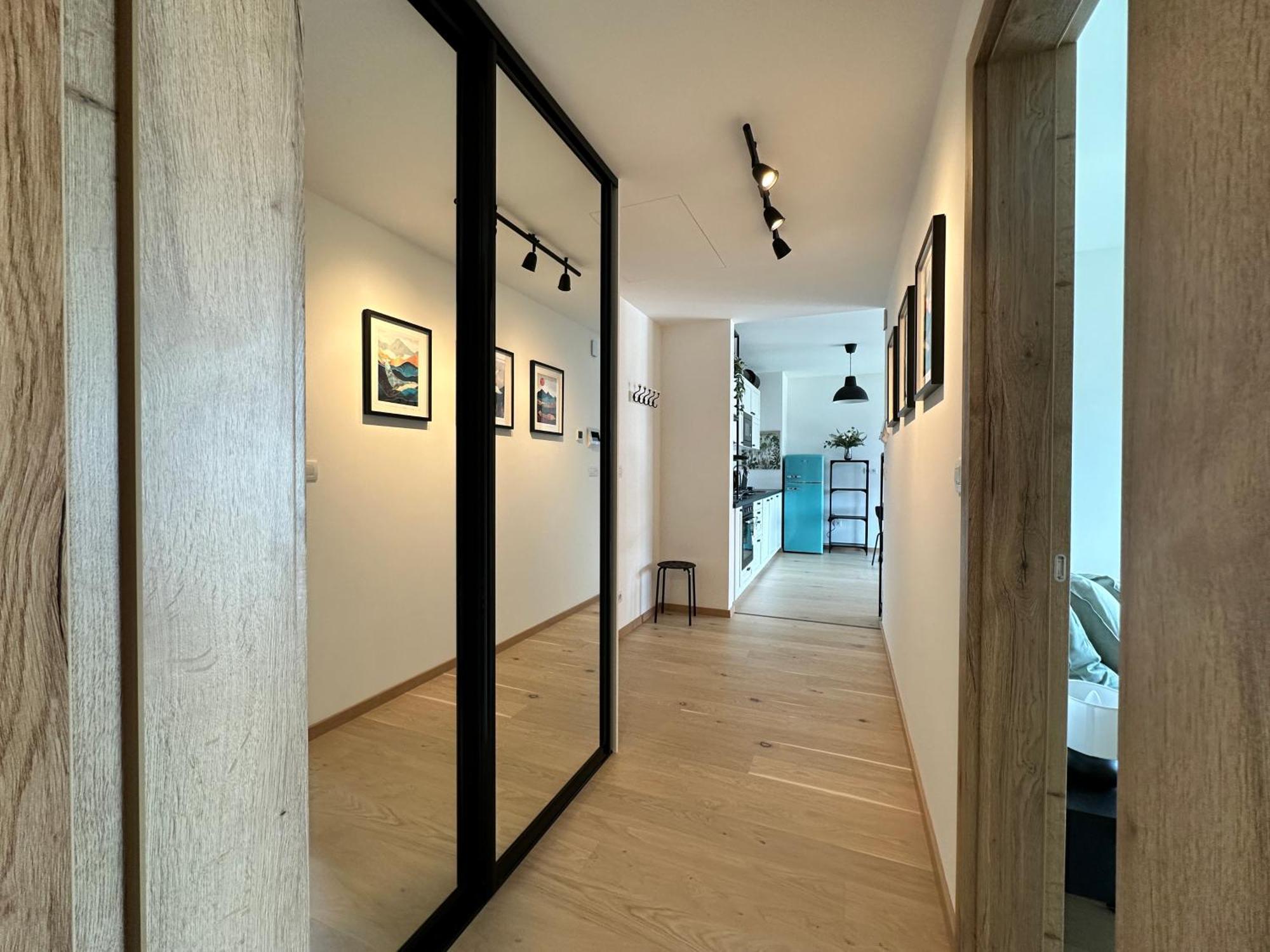 Zwirn1, Uplne Nove, Parkovanie, Klimatizacia, Bratislava Exterior photo